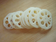 野菜チップスのミルフィーユ仕立て