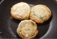 中華風ねぎ焼きまんじゅう