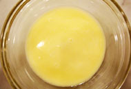 フルーツのチーズソース添え