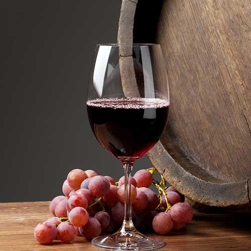 フルーティーで軽やかな赤ワイン