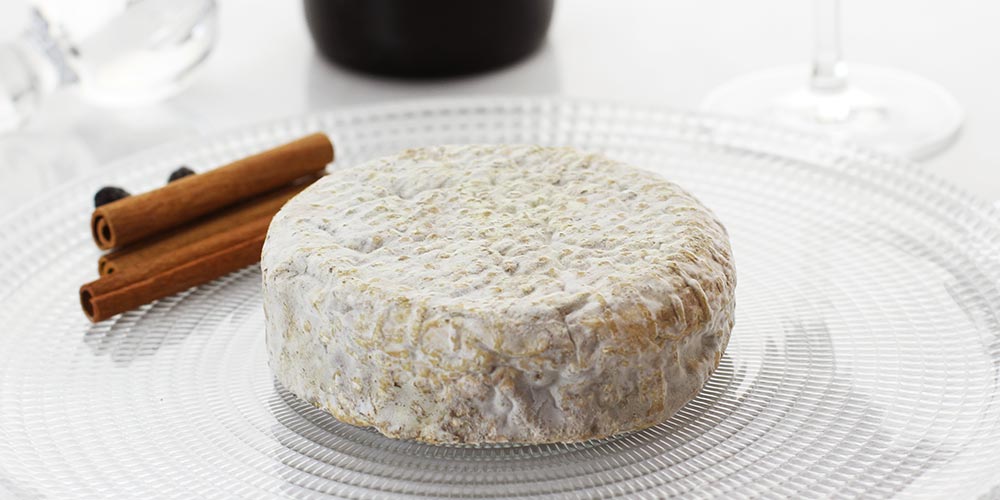 【P アレオス熟成】ロビオラ・ダルバ・オ・トリュフ 約170g(ホール)