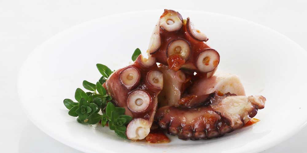 タコとドライトマトのオイルマリネ