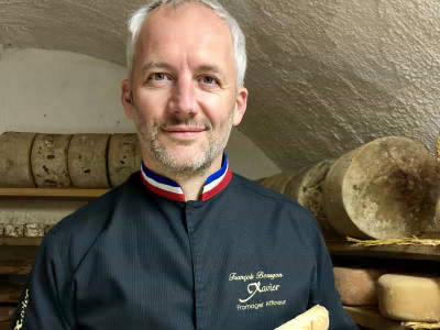 ブルゴン氏と工房・お店