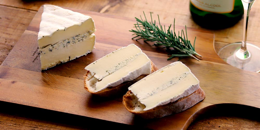 ガーリック＆ハーブ・ブリー 約200g / 世界のチーズ専門店オーダーチーズ