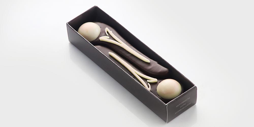 恋人たちを模したユニークな形