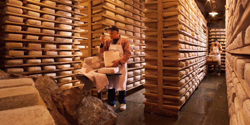 オッチェリ・バローロ熟成庫