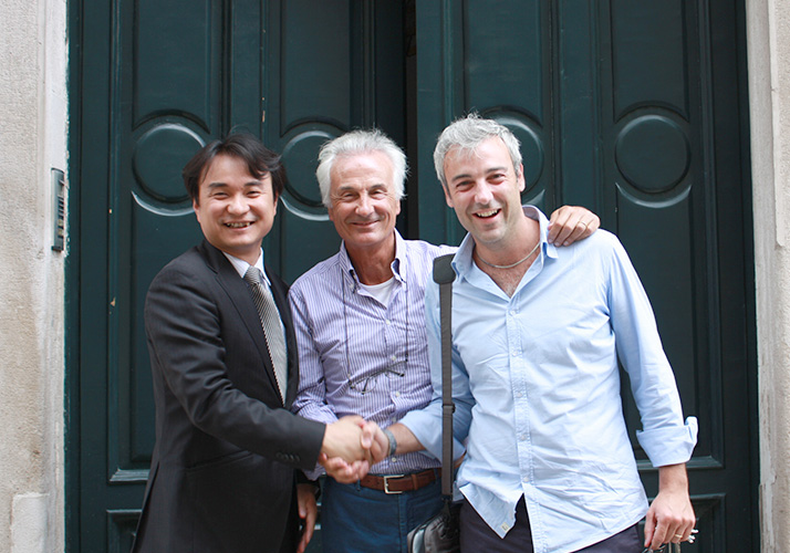 左から店長四方、ジョヴァンニ氏、アンドレア氏