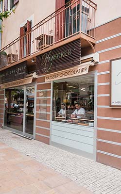 アヴェッカー氏のブティック