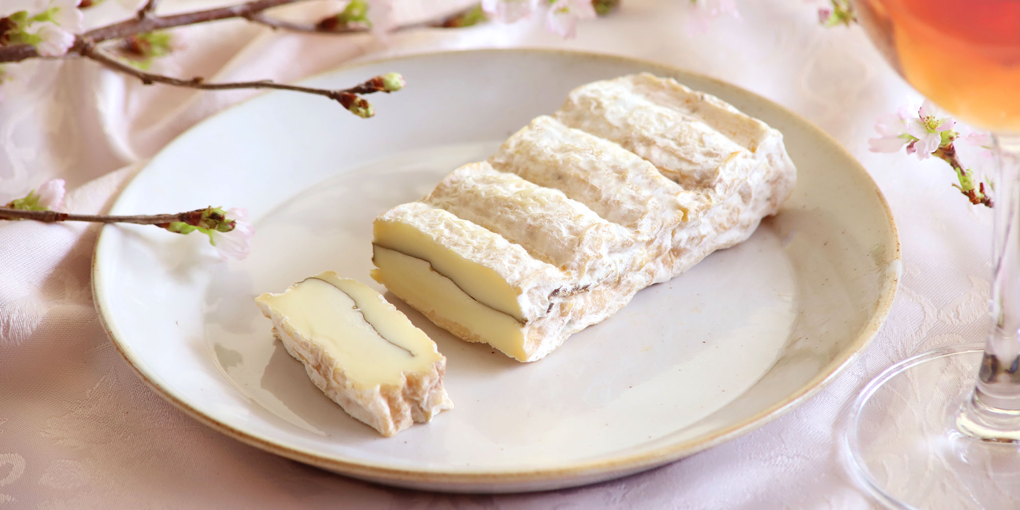 【P アレオス熟成】シェーブル・ブリケット桜の葉