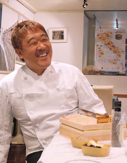 思いを語る根本シェフ